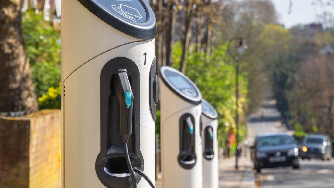Analysis: UK’s EV drivers are now saving £1,100 each a year – and £3bn in total