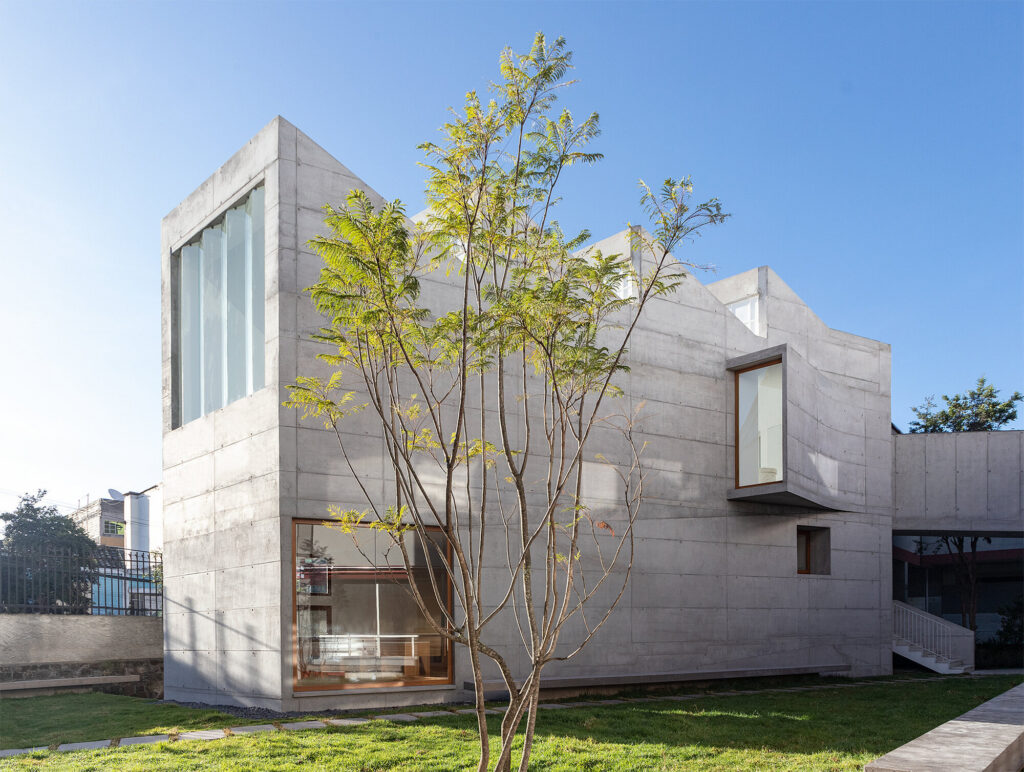 Art Building – Cardenal Spellman Educational Unit / STUDIO BLUR