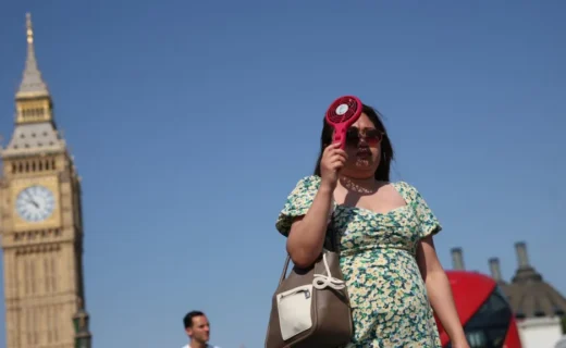 Eastern U.S. to broil after heat wave kills over 1,300 in Europe