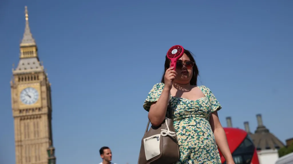 Eastern U.S. to broil after heat wave kills over 1,300 in Europe