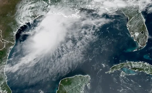 Fuertes lluvias azotan el sureste de EE. UU. con la llegada de los remanentes de la Tormenta Tropical Arthur