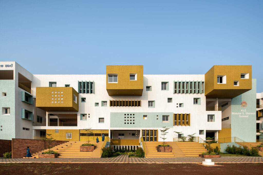 KLE School, Sankeshwar  / Shreyas Patil Architects