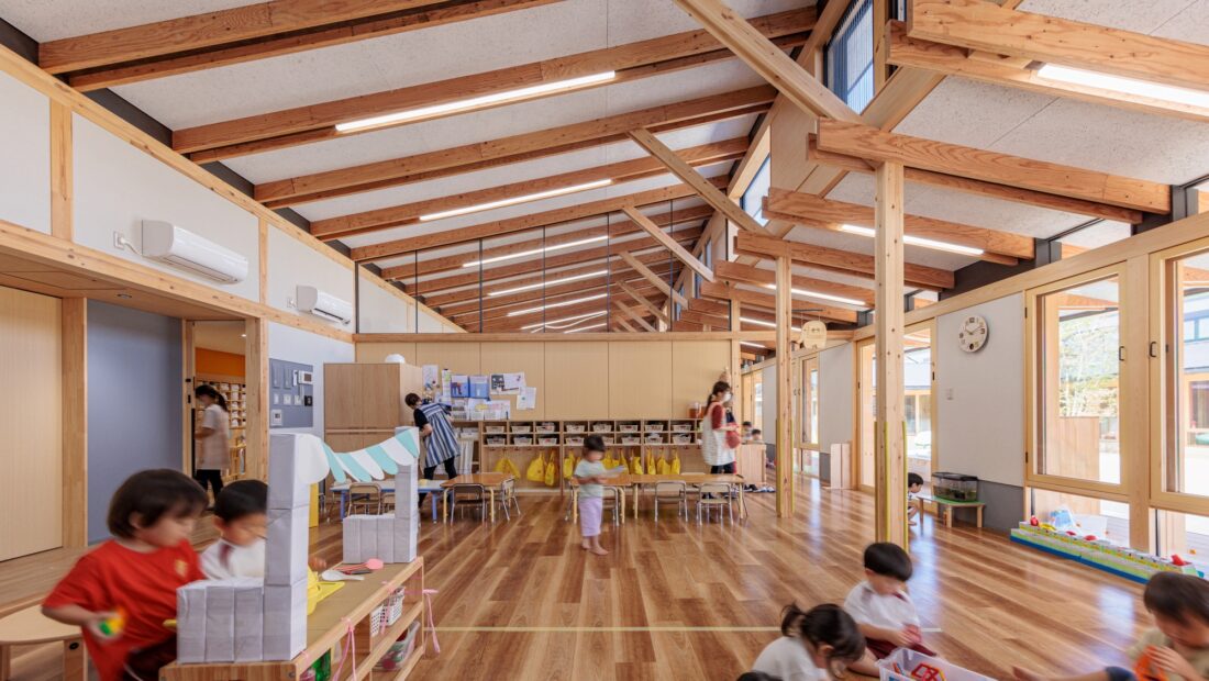 Kurashiki Central Hospital Miwa Nursery School / Nikken Sekkei