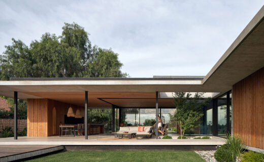 Paso de los Toros House / Juan Carlos Sabbagh Arquitectos