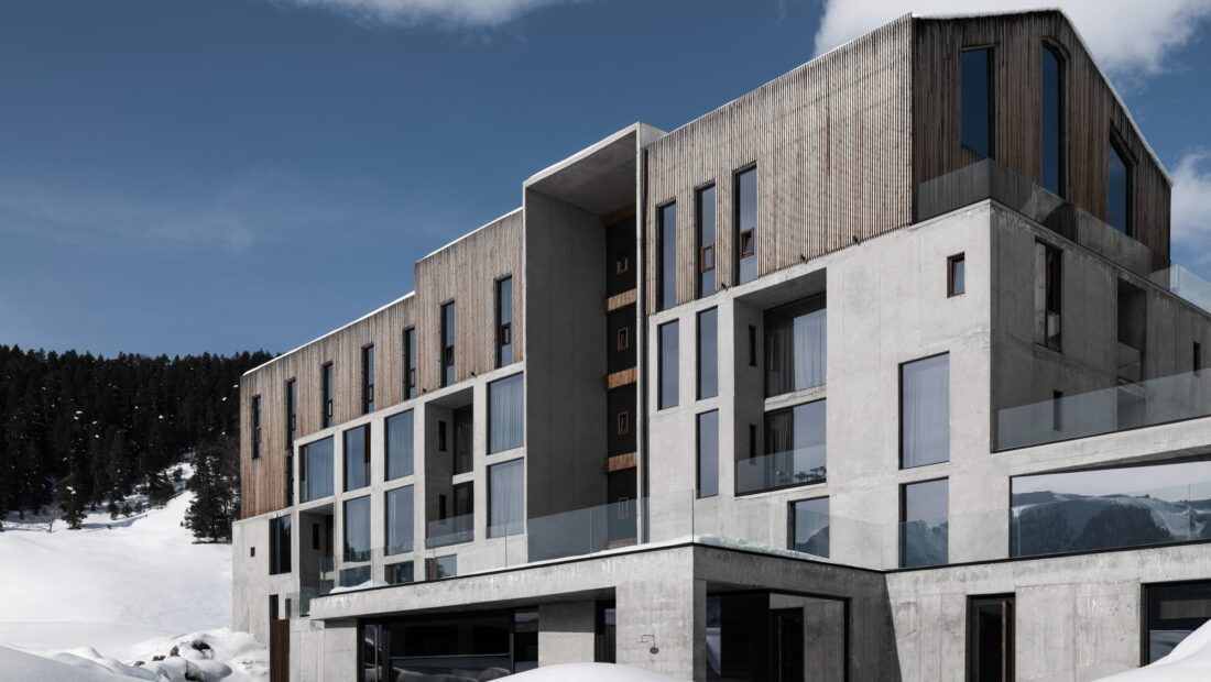 Spa Complex Moon2 / Architectural Studio Chado