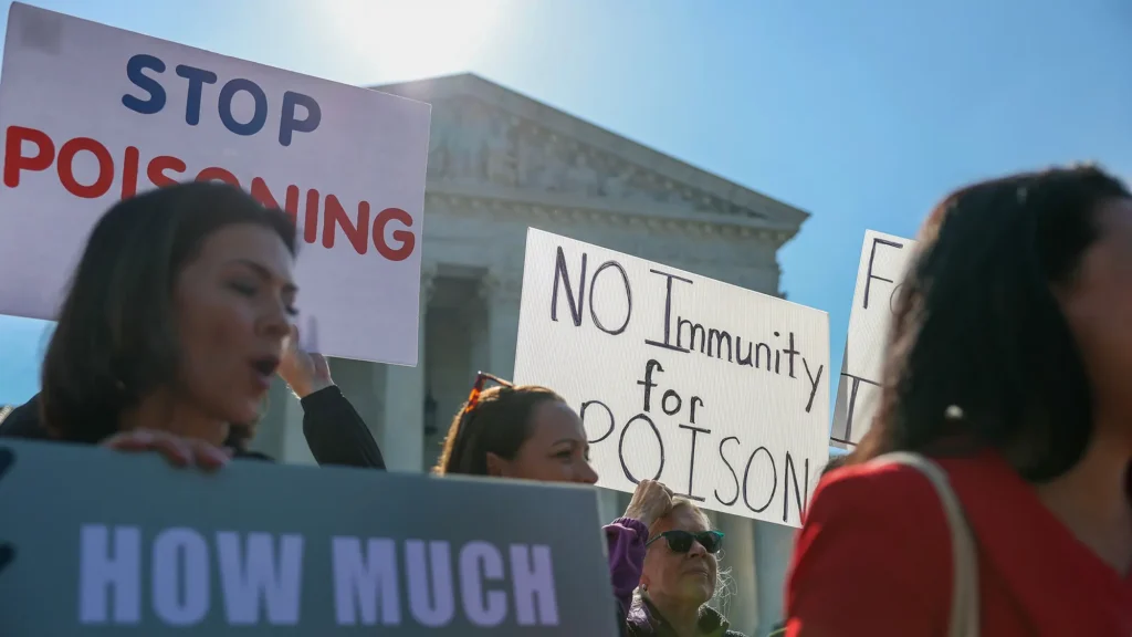 The quiet push to shield pesticide makers from lawsuits