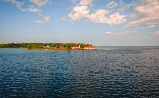 This island in the Great Lakes wants to tap waves for energy