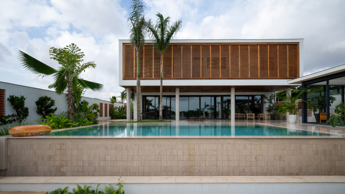 Villa Riviera Golf Residence / Atelier130