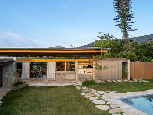 Residência MA – Atibaia / Estúdio Rossi Arquitetos