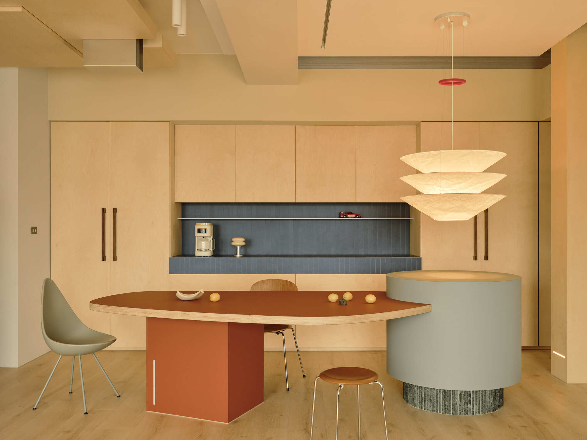 We House / longwave studio