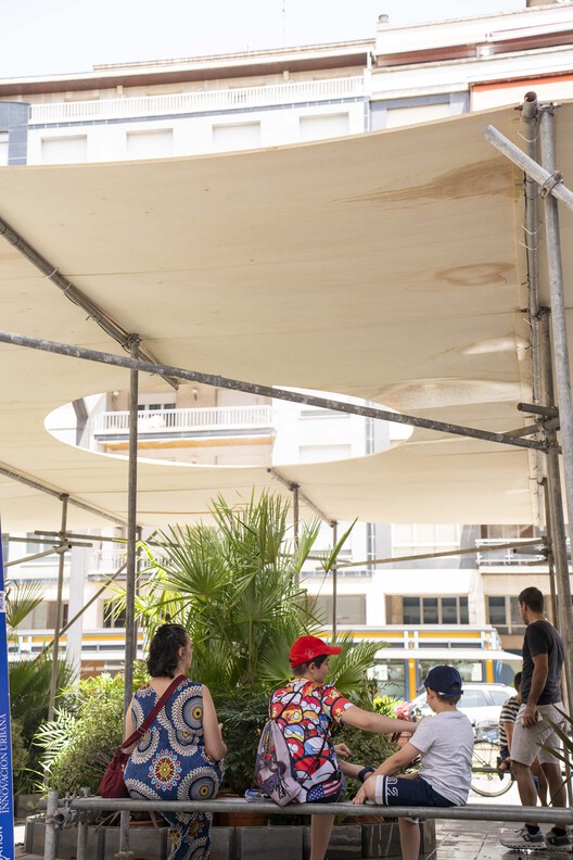 An Architectural Language of Artificial Cooling: Shade, Mist, and Autonomy