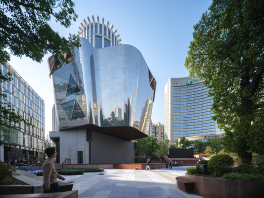The Ecological Kaleidoscope of East Nanjing Road: Century Square Reborn / EMBT + TJAD