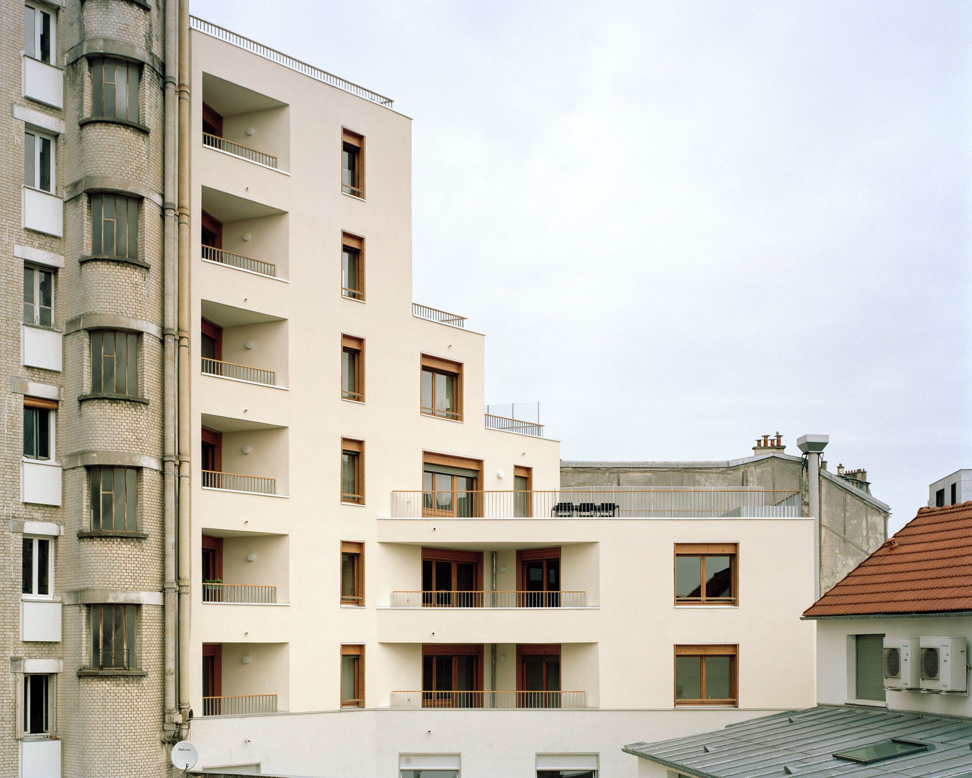 Montreuil Housing / minuit architectes