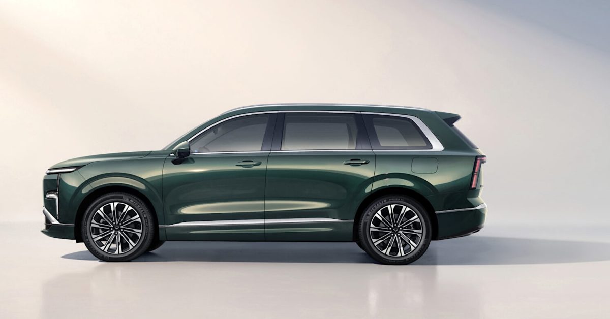 New 6 passenger, 780-mile PHEV from GM has North America written all over it