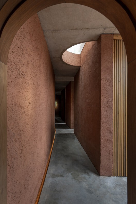 Before the Living Room: Entry Thresholds in Compact Urban Homes