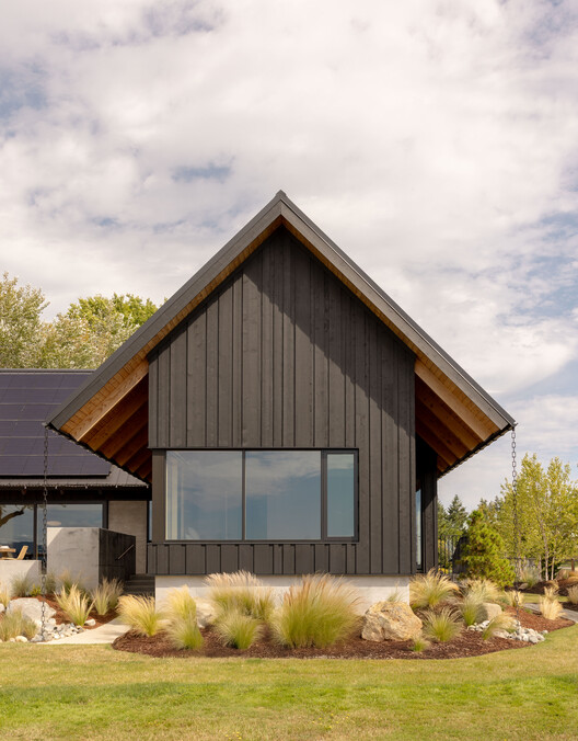 Dyes Inlet House / SHED Architecture & Design