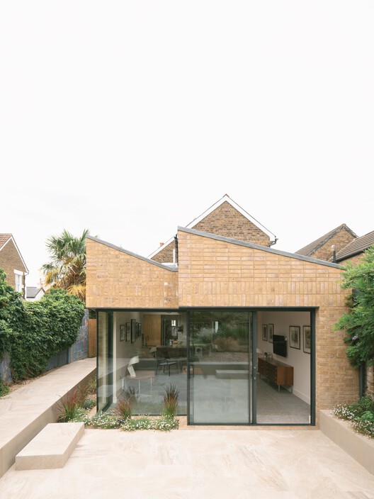 Sawtooth House / Francesco Pierazzi Architects