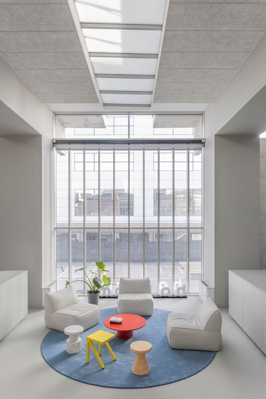 Halcom Offices / KIP arhitekti