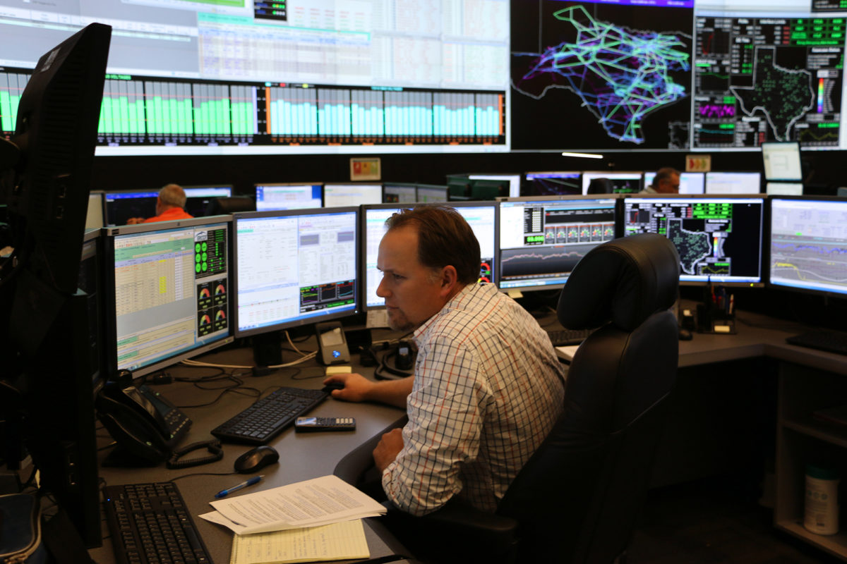 As Texas temperatures soar, ERCOT crushes demand and generation records without incident