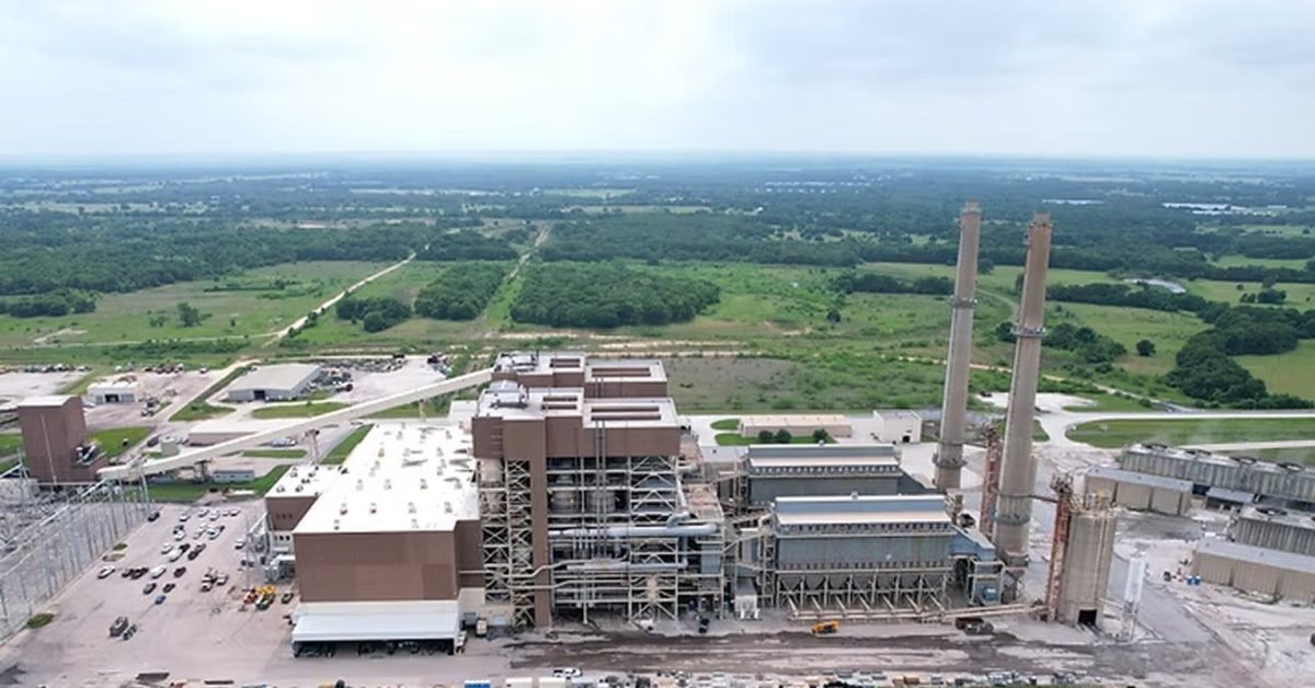 A 1.2 GW solar farm is rising at a Texas coal site – but coal is staying