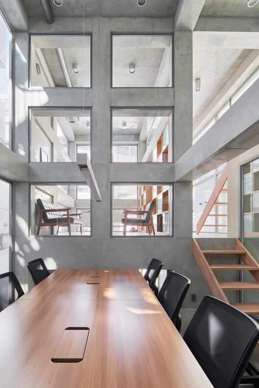 Koenji Office Building / SO&CO.
