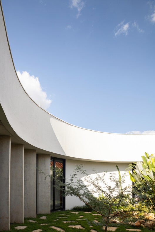 Curved House / efcarquitetura