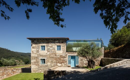 Cerdeiras House Hotel / Tiago do Vale Arquitectos