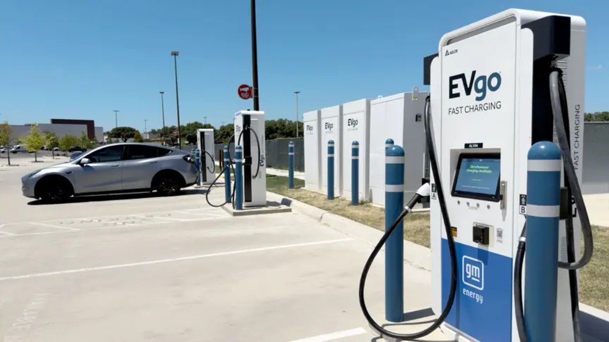 EVgo is putting 500+ fast chargers where Americans shop
