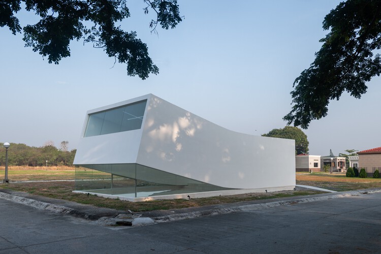 Exalt Mausoleum / Jim Caumeron Design