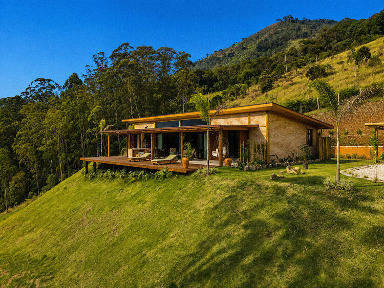 C.E. House / Dall'Ovo Magalhães Arquitetura