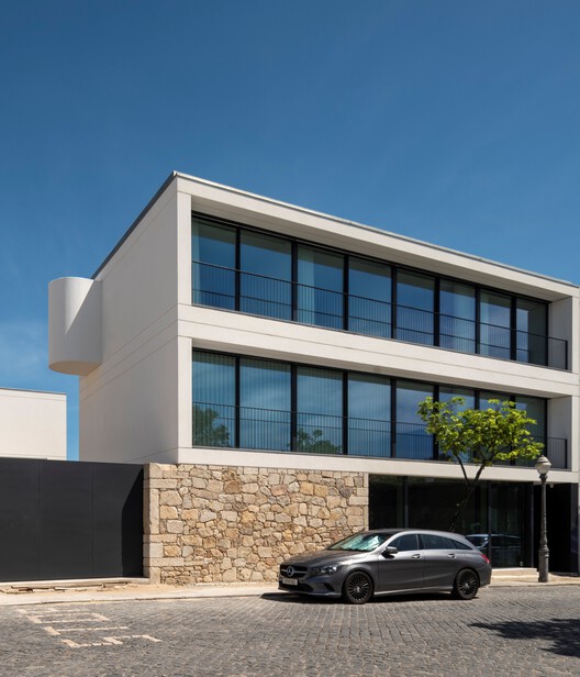 Collective Housing in Vila do Conde / Raulino Silva Arquitecto