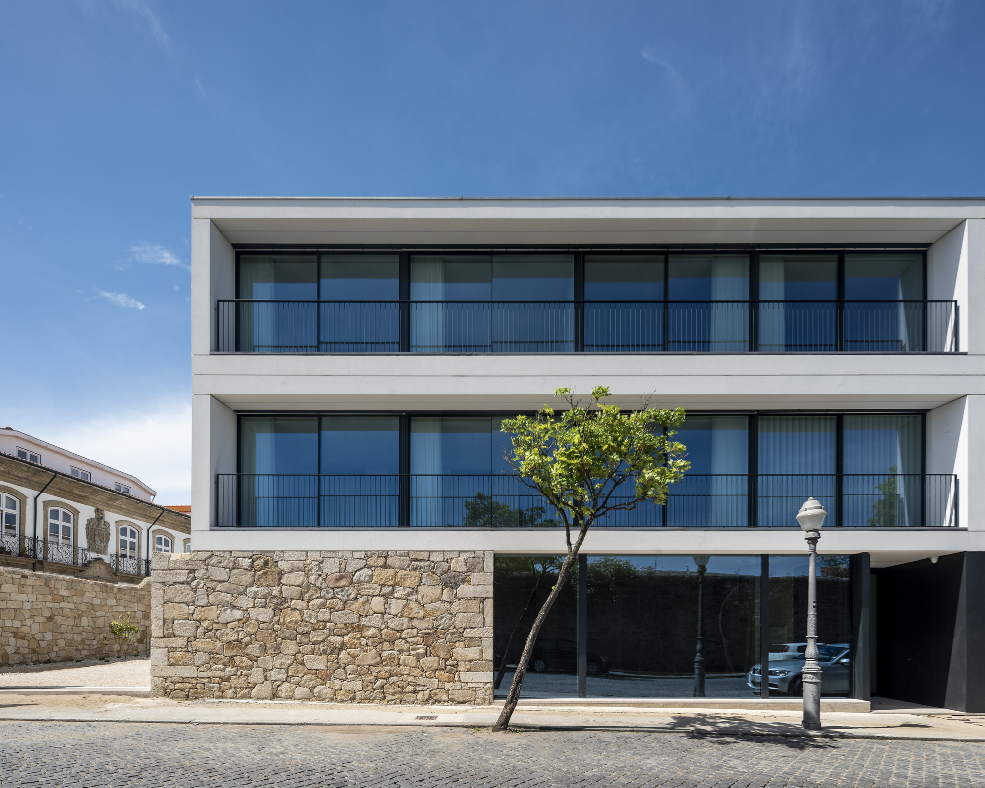 Collective Housing in Vila do Conde / Raulino Silva Arquitecto