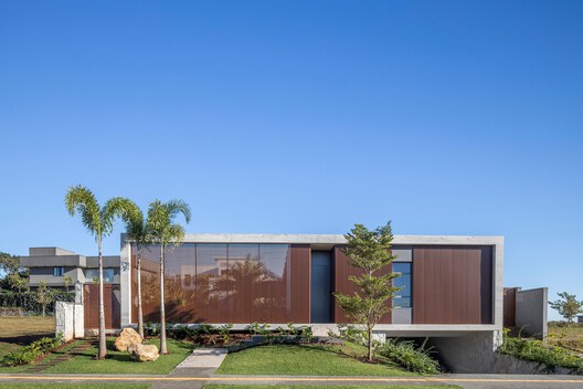 Jabuticabeiras House / STUDIO ANDRE LENZA