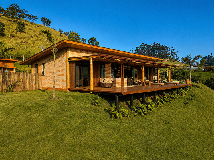 C.E. House / Dall'Ovo Magalhães Arquitetura