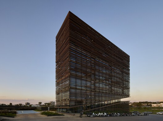Patrimonium Headquarters / Gustavo Penna Arquiteto e Associados