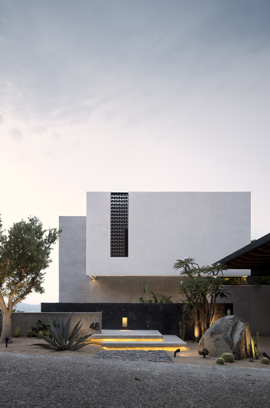 Shadows House / Seiro Arquitectos