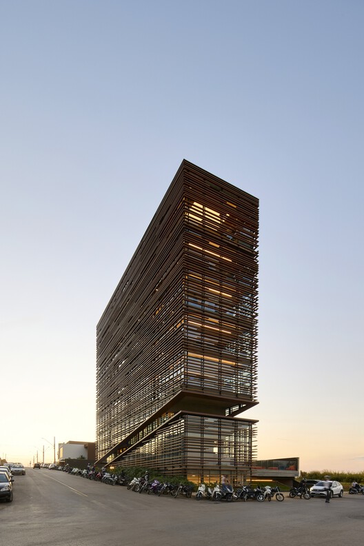 Patrimonium Headquarters / Gustavo Penna Arquiteto e Associados