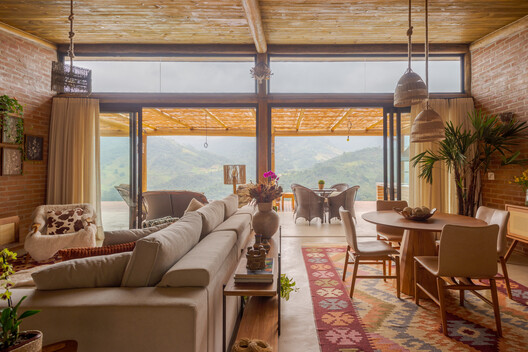 C.E. House / Dall'Ovo Magalhães Arquitetura