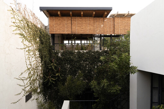 Rayón 376 Terrace / Eduardo Garretti studio