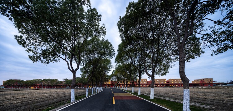 Jiashan Dayun Landison Manor / HB ARCHITECTS + NATURE TIME ART