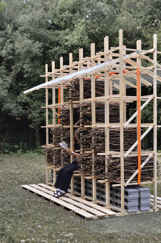 HUT-SPOT Pavilion / m²ft architects