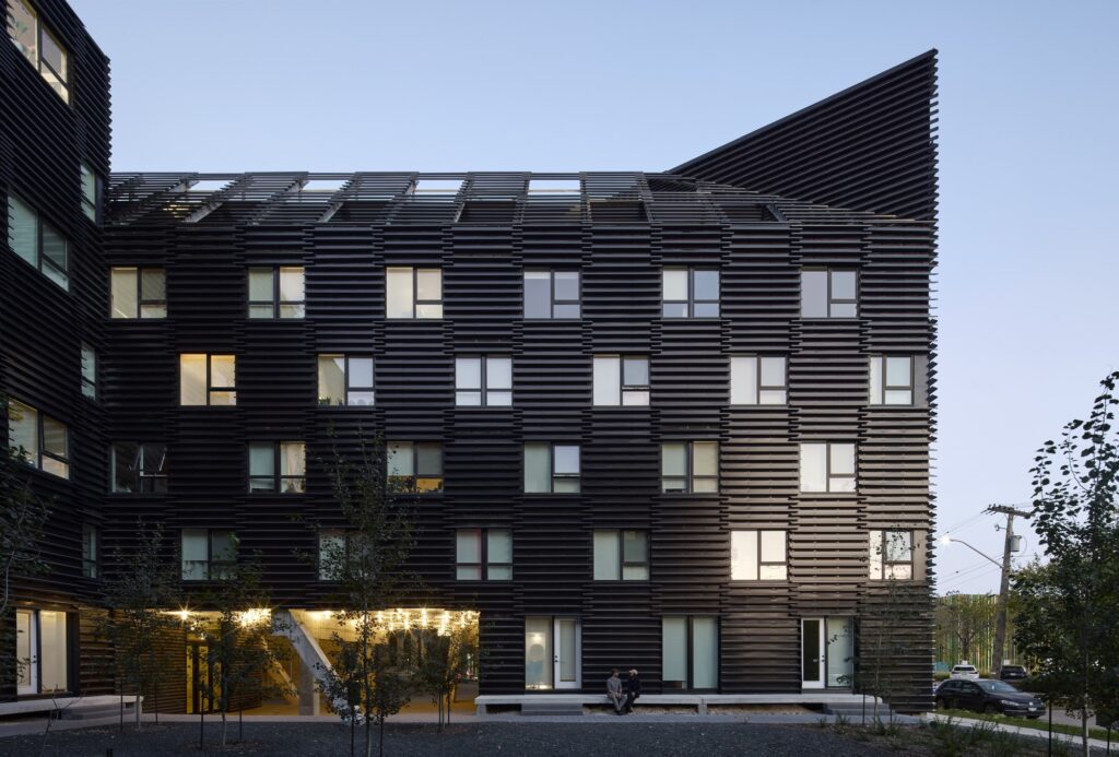 90/100 Mixed Use Project / 5468796 Architecture
