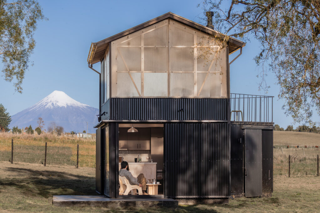Atalaya House / Refugio Outdoor