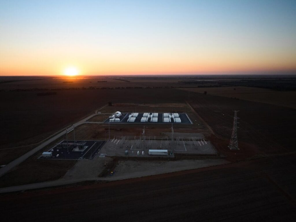 Australian Renewable Energy Agency backs UNSW research into grid-forming battery storage and system strength