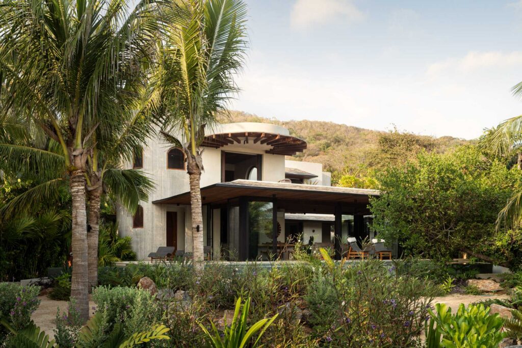 Casa Pura Vida / Zozaya Arquitectos