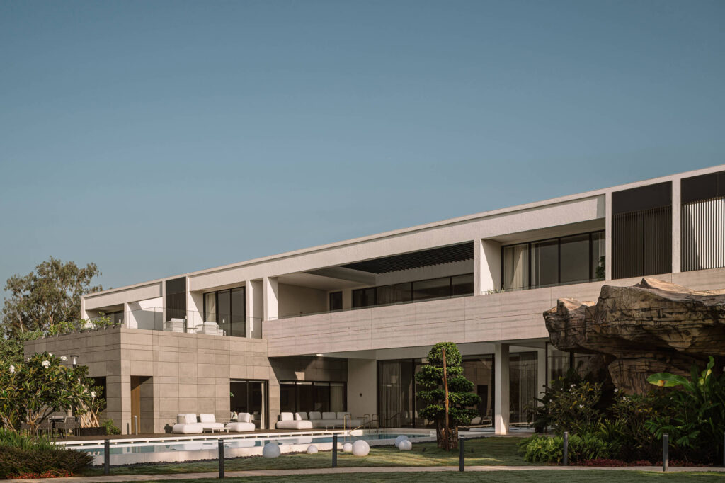 CASAVIVA Residence / SHROFFLEóN