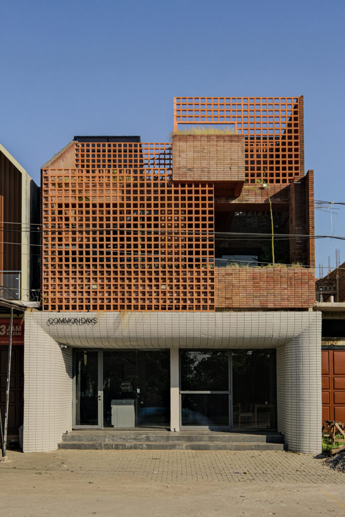 Common Days Cafe / INS Studio