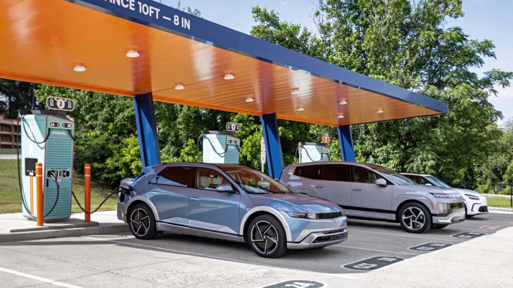 Hyundai And Genesis EVs In The U.S. Get A Big Discount At Ionna Chargers
