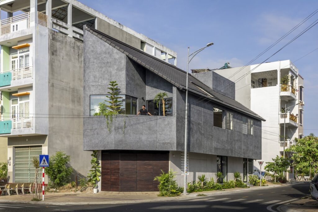 The Inner Court House / Plus Idea Studio