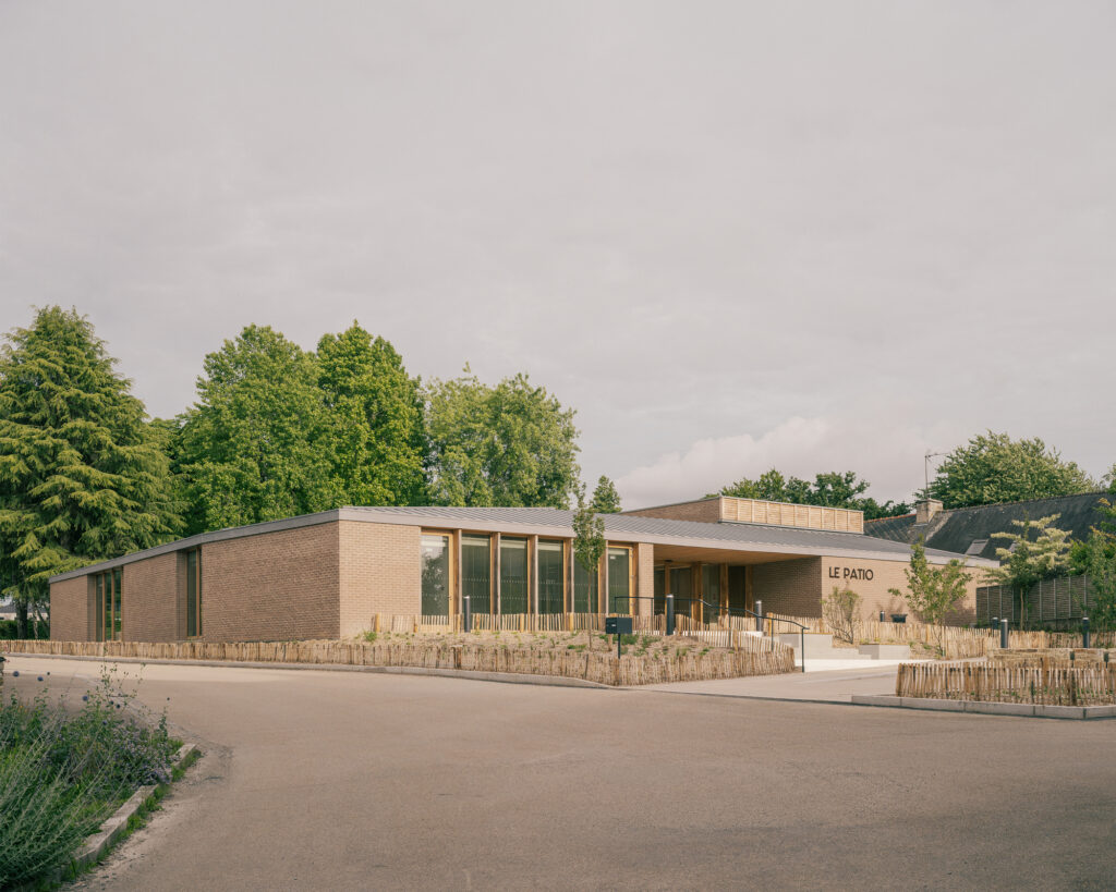 Val d'Oust Cultural Center / Atelier 56S